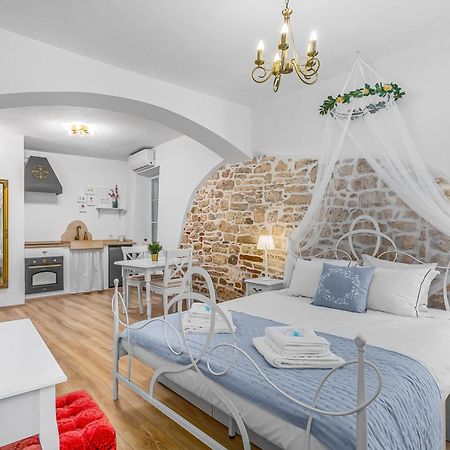 Primavera Deluxe Studio Apartment Rovinj Exterior photo