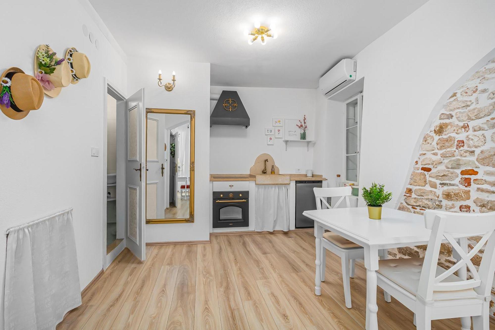 Primavera Deluxe Studio Apartment Rovinj Exterior photo